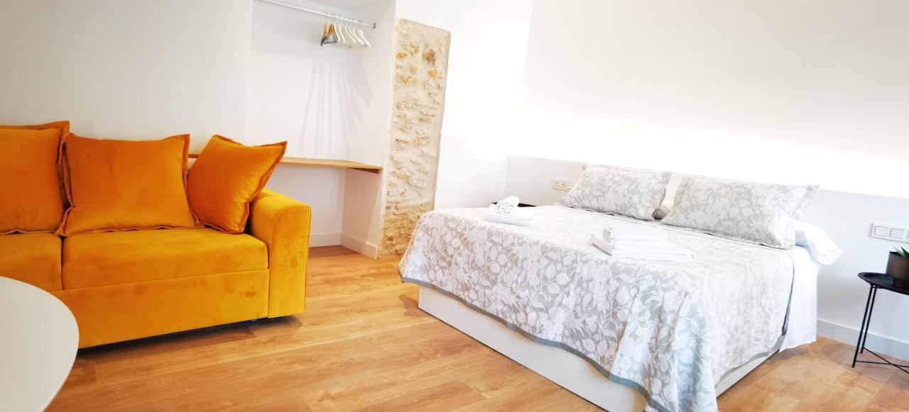 Manzano Palace. Habitaciones Y Suites 30 M2 En La Plaza Mayor 阿尔玛格鲁 外观 照片