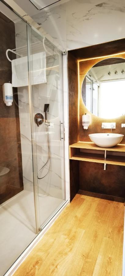 Manzano Palace. Habitaciones Y Suites 30 M2 En La Plaza Mayor 阿尔玛格鲁 外观 照片