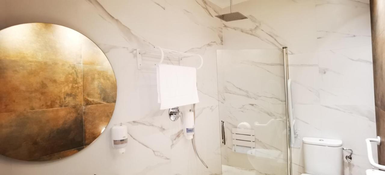 Manzano Palace. Habitaciones Y Suites 30 M2 En La Plaza Mayor 阿尔玛格鲁 外观 照片