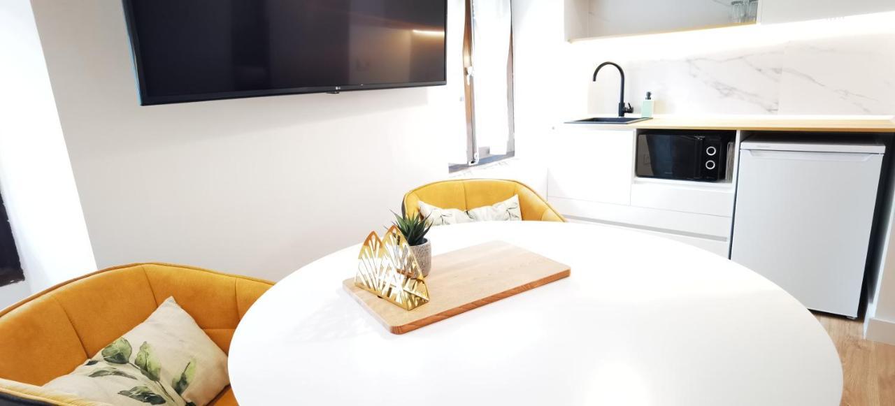 Manzano Palace. Habitaciones Y Suites 30 M2 En La Plaza Mayor 阿尔玛格鲁 外观 照片