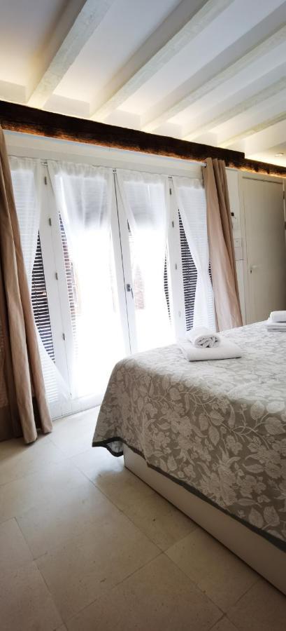 Manzano Palace. Habitaciones Y Suites 30 M2 En La Plaza Mayor 阿尔玛格鲁 外观 照片